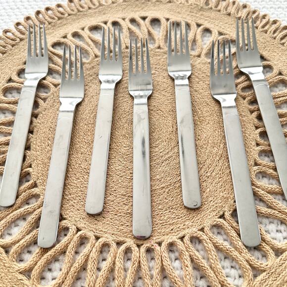 Reed & Barton Middleburg Marlborough Stainless Steel Dinner Forks Set of 8 Japan - Picture 4 of 7